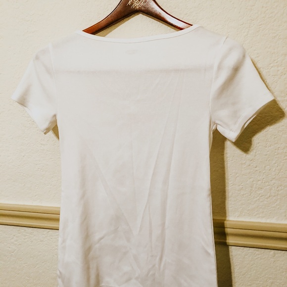 Like New White Ribbed Tee - Picture 3 of 3